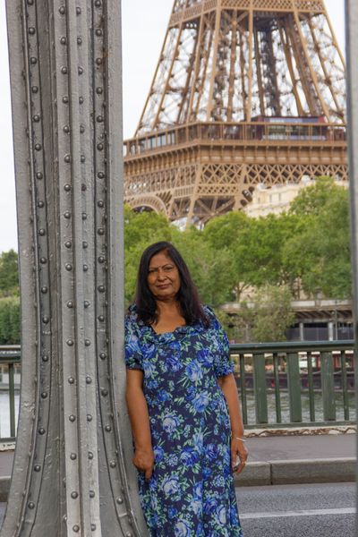 Eiffel Tower Photoshoot in Paris in Paris — photo by Moments in Paris, Smiler