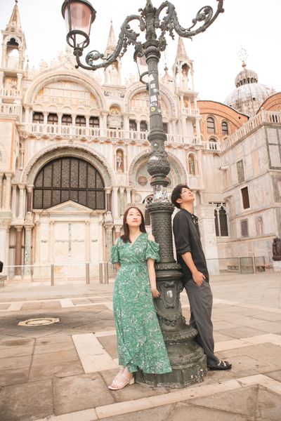 Professional photoshoot at the Piazza San Marco in Venice in Venice — photo by K Yellow, Smiler