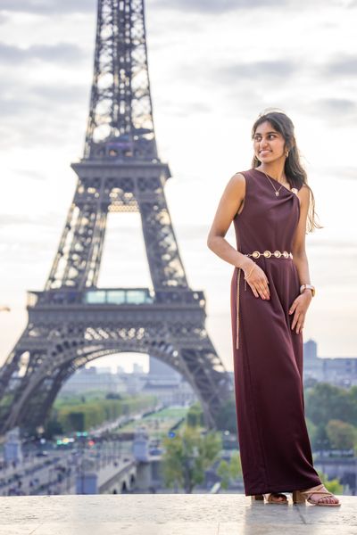 Eiffel Tower Photoshoot in Paris in Paris — photo by Kouss AMOURA, Smiler