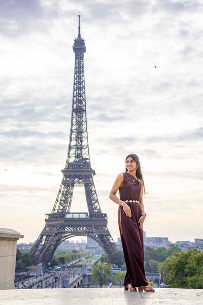 Eiffel Tower Photoshoot in Paris in Paris — photo by Kouss AMOURA, Smiler