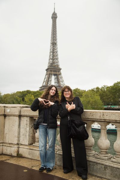 Eiffel Tower Photoshoot in Paris in Paris — photo by Vishwajeet Devrukhkar, Smiler
