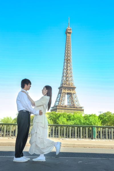 Eiffel Tower Photoshoot in Paris in Paris — photo by Sami Photography, Smiler