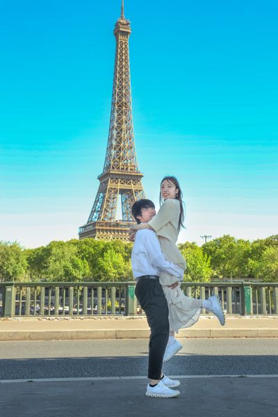 Eiffel Tower Photoshoot in Paris in Paris — photo by Sami Photography, Smiler