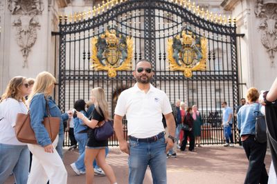 Landmark photo tour, London in London — photo by Ahtesham Adalat Adalat, Smiler