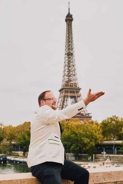 Eiffel Tower Photoshoot in Paris in Paris — photo by Romain B, Smiler