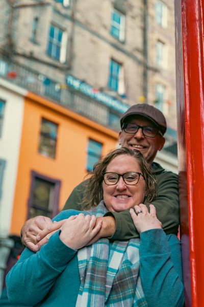 Romantic photoshoot for couples in Edinburgh — photo by giannis asmanis, Smiler