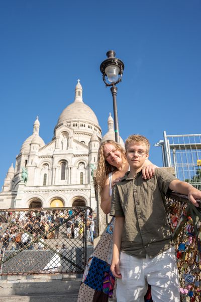 Montmartre Photoshoot in Paris in Paris — photo by Kouss AMOURA, Smiler