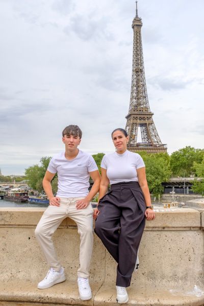 Eiffel Tower Photoshoot in Paris in Paris — photo by George Pridonishvili, Smiler
