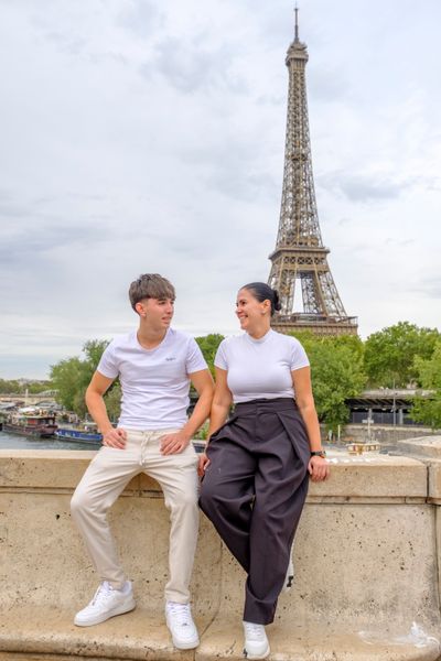 Ana — Eiffel Tower Photoshoot in Paris · 2 w ago — photo by George Pridonishvili, Smiler