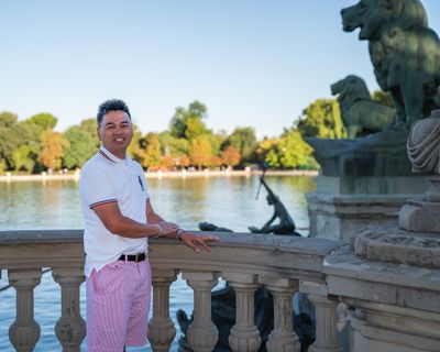 Professional photoshoot at Retiro Park in Madrid — photo by Belinda Callander, Smiler