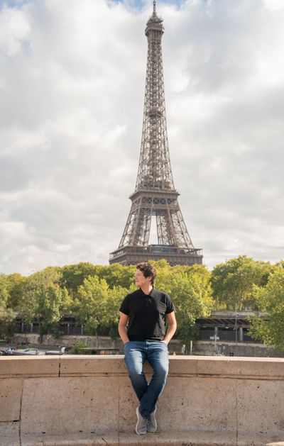 Eiffel Tower Photoshoot in Paris in Paris — photo by mohamed mahaerm, Smiler