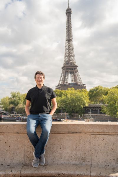 Eiffel Tower Photoshoot in Paris in Paris — photo by mohamed mahaerm, Smiler