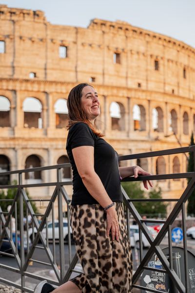 Professional photoshoot at the Colosseum in Rome — photo by Valentina Fusiello, Smiler