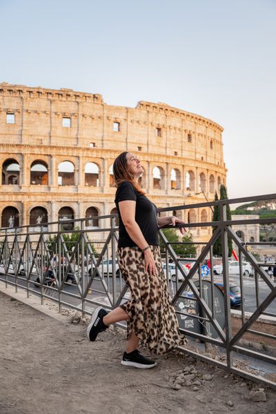 Professional photoshoot at the Colosseum in Rome — photo by Valentina Fusiello, Smiler