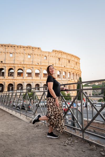 Professional photoshoot at the Colosseum in Rome — photo by Valentina Fusiello, Smiler