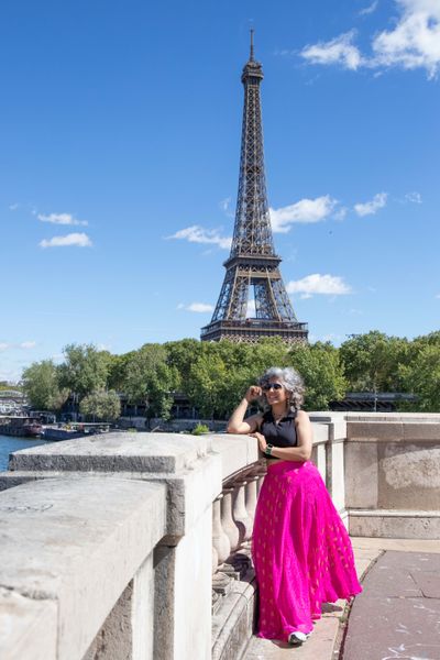 Photoshoot — photo by Moments in Paris, Smiler