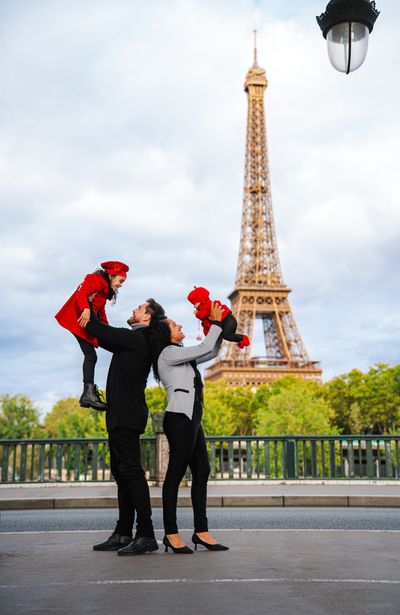 Bênia — Eiffel Tower Photoshoot in Paris · 2 w ago — photo by sudhir Nair, Smiler