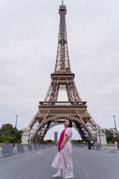 Eiffel Tower Photoshoot in Paris in Paris — photo by Jona Tonkovic, Smiler