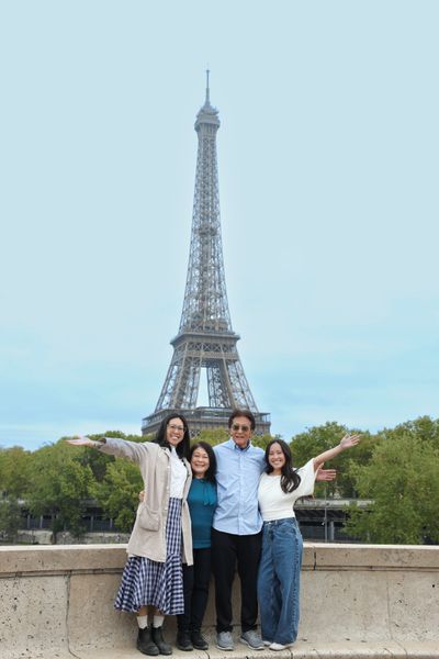 Eiffel Tower Photoshoot in Paris in Paris — photo by Sami Photography, Smiler
