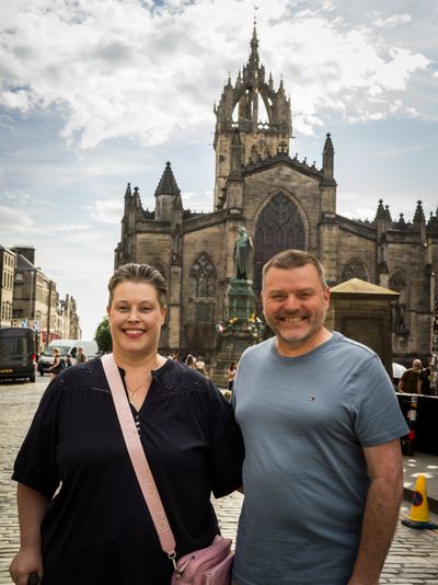 Romantic photoshoot for couples in Edinburgh — photo by James Armandary, Smiler