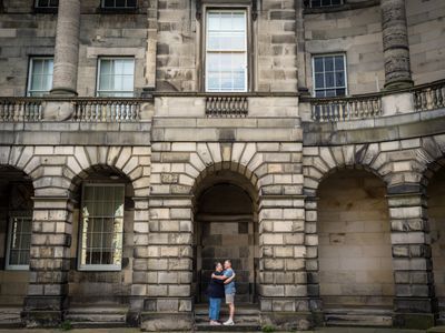 Romantic photoshoot for couples in Edinburgh — photo by James Armandary, Smiler