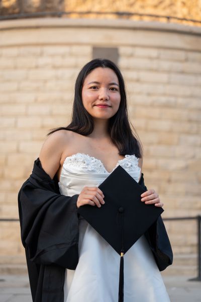 Professional photoshoot outside Sagrada Familia in Barcelona — photo by Rodrigo Sylwan, Smiler