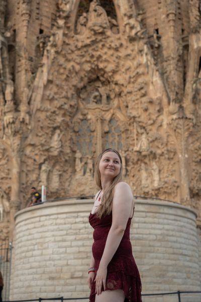 Susan — Professional photoshoot outside Sagrada Familia · 6 days ago — photo by Rodrigo Sylwan, Smiler