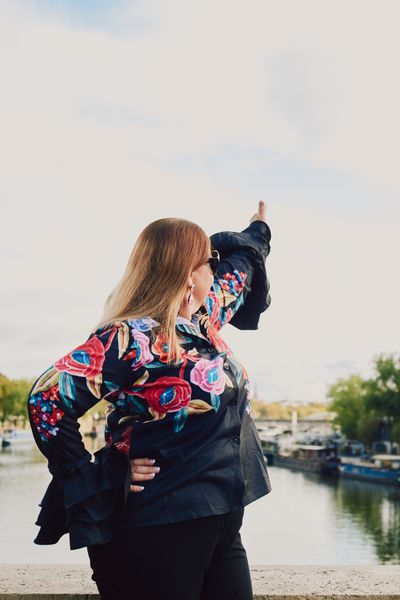 Eiffel Tower Photoshoot in Paris in Paris — photo by Romain B, Smiler