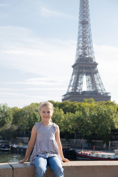 Eiffel Tower Photoshoot in Paris in Paris — photo by Moments in Paris, Smiler