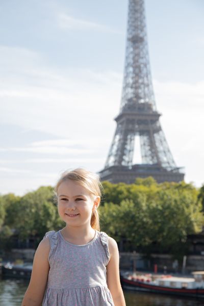 Eiffel Tower Photoshoot in Paris in Paris — photo by Moments in Paris, Smiler