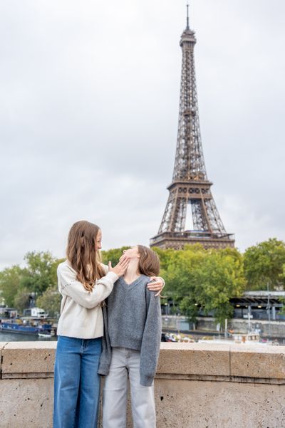 Eiffel Tower Photoshoot in Paris in Paris — photo by Kouss AMOURA, Smiler