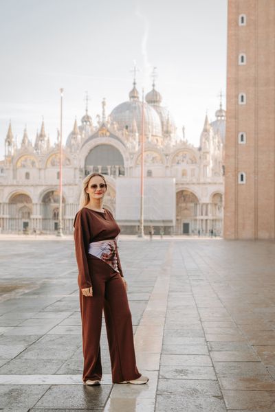 Larissa — Professional photoshoot at the Piazza San Marco in Venice · 3 days ago — photo by key mazhari, Smiler