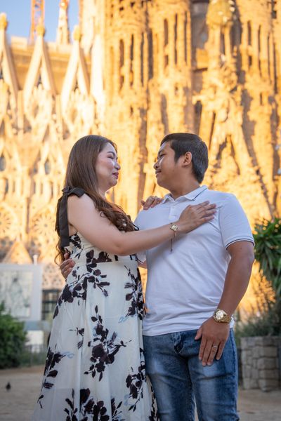 Jonabel — Professional photoshoot outside Sagrada Familia · 2 w ago — photo by Macarena Farias, Smiler