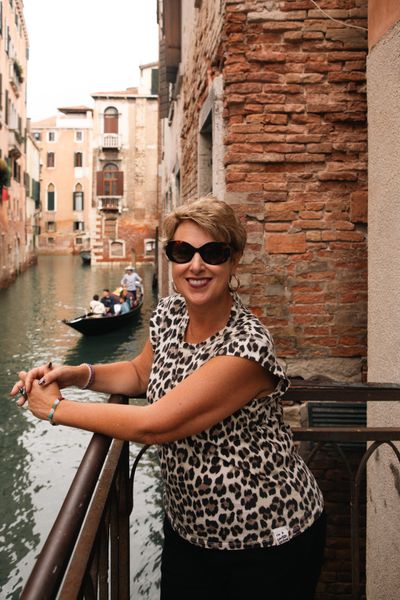 Rosa — Professional photoshoot at the Rialto Bridge · 2 days ago — photo by K Yellow, Smiler