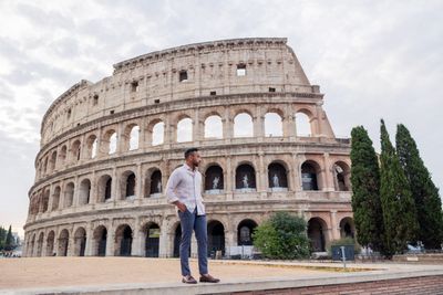Professional photoshoot at the Colosseum in Rome — photo by Francesco Macioni, Smiler