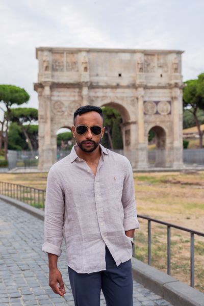 Professional photoshoot at the Colosseum in Rome — photo by Francesco Macioni, Smiler