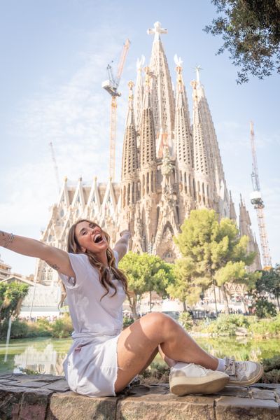 Photoshoot at Sagrada Familia, Barcelona in Barcelona — photo by Rodrigo Sylwan, Smiler
