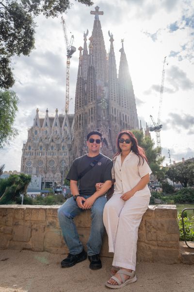 Photoshoot at Sagrada Familia, Barcelona in Barcelona — photo by Rodrigo Sylwan, Smiler