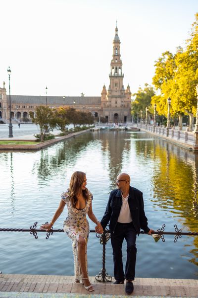 Photoshoot at Plaza de España, Seville in Sevilla — photo by Verónica Cerna, Smiler