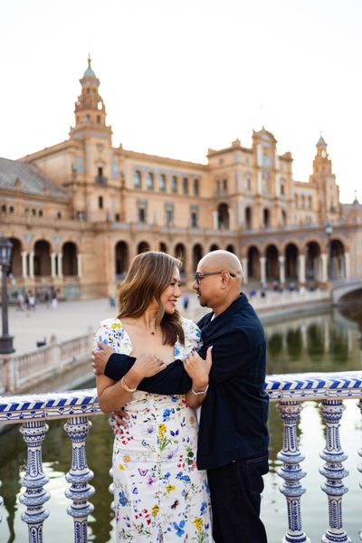 Photoshoot at Plaza de España, Seville in Sevilla — photo by Verónica Cerna, Smiler