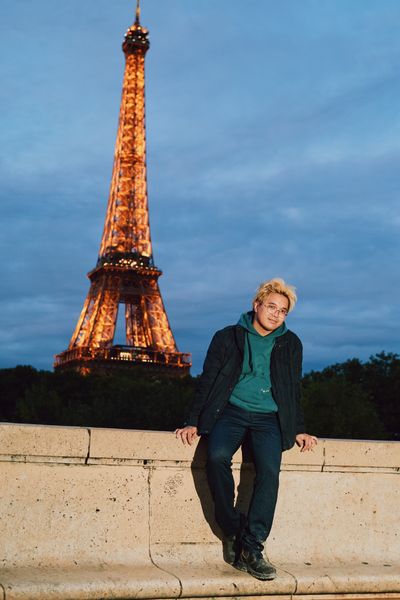 Eiffel Tower Photoshoot in Paris in Paris — photo by Romain B, Smiler