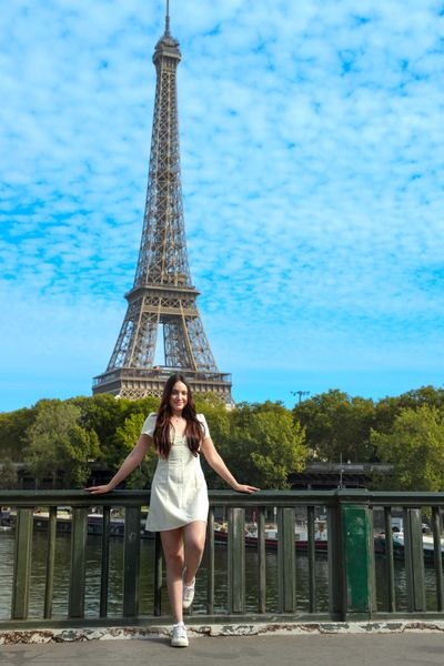 Eiffel Tower Photoshoot in Paris in Paris — photo by Sami Photography, Smiler