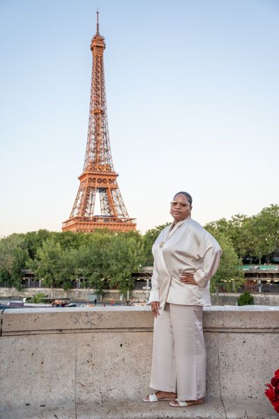 Eiffel Tower Photoshoot in Paris in Paris — photo by Kouss AMOURA, Smiler