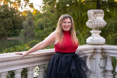 Patricia — Professional photoshoot at Retiro Park · 2 w ago — photo by Eugenia VLG, Smiler