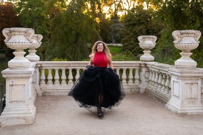 Professional photoshoot at Retiro Park in Madrid — photo by Eugenia VLG, Smiler