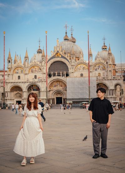 Professional photoshoot at the Rialto Bridge in Venice — photo by key mazhari, Smiler