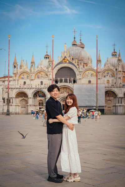 Professional photoshoot at the Rialto Bridge in Venice — photo by key mazhari, Smiler