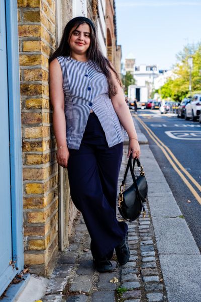Photoshoot at Notting Hill, London in London — photo by Morris Shamah, Smiler