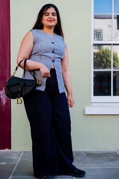 Photoshoot at Notting Hill, London in London — photo by Morris Shamah, Smiler