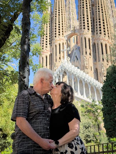 Photoshoot at Sagrada Familia, Barcelona in Barcelona — photo by Rodrigo Sylwan, Smiler